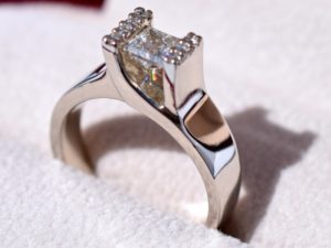 Omori Diamonds inc. listed in the 3 best rated Jewellers in Winnipeg