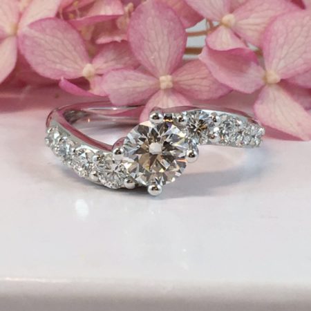 custom-winnipeg-engagement-ring-designer-omori