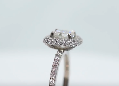 halo engagement ring diamonds