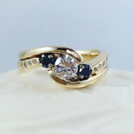 interlocking wedding ring in yellow gold