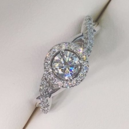 5 points to consider when buying an engagement ring