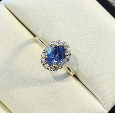 sapphire engagement ring oval cut