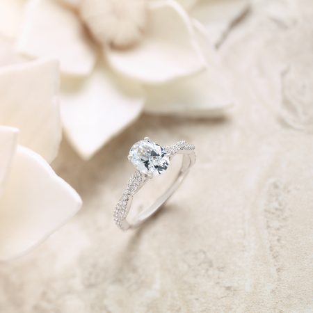 What to look for when buying an engagement ring in Winnipeg - Omori  Diamonds inc.